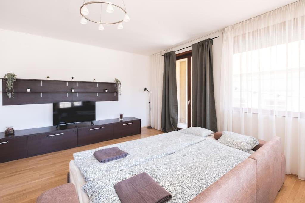 Bright Downtown Balcony Retreat Leilighet Budapest Eksteriør bilde
