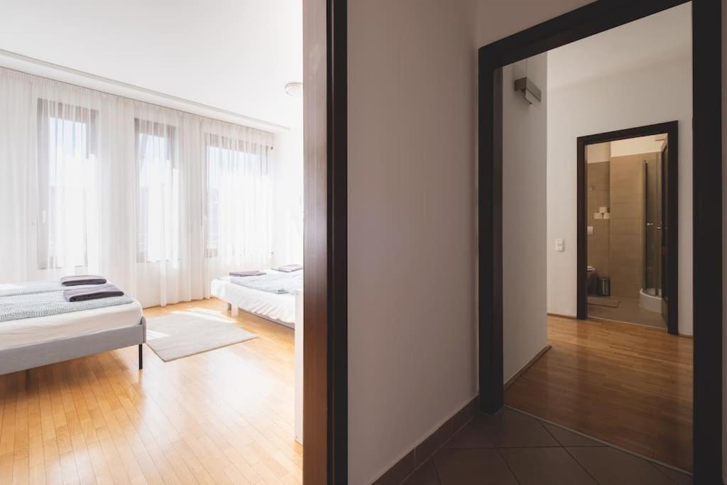 Bright Downtown Balcony Retreat Leilighet Budapest Eksteriør bilde