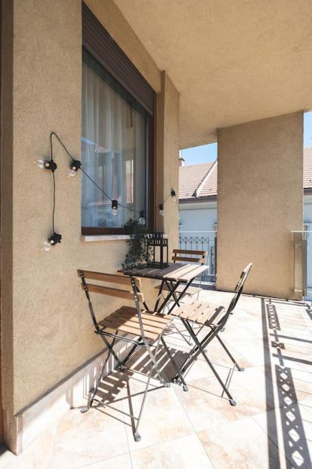 Bright Downtown Balcony Retreat Leilighet Budapest Eksteriør bilde