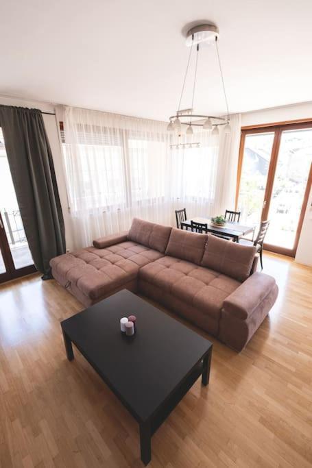 Bright Downtown Balcony Retreat Leilighet Budapest Eksteriør bilde